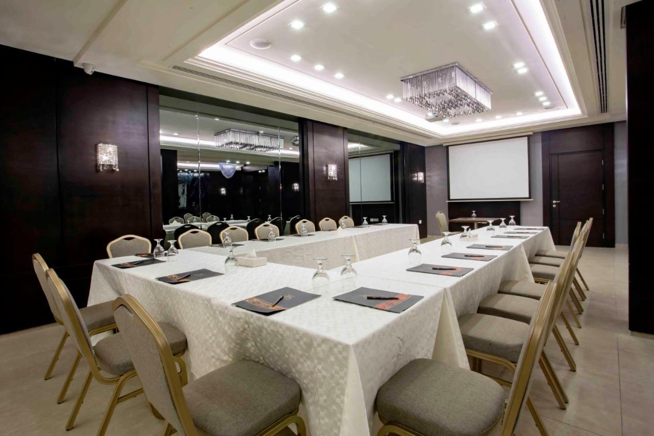 Retaj Hotel Amman Exteriör bild