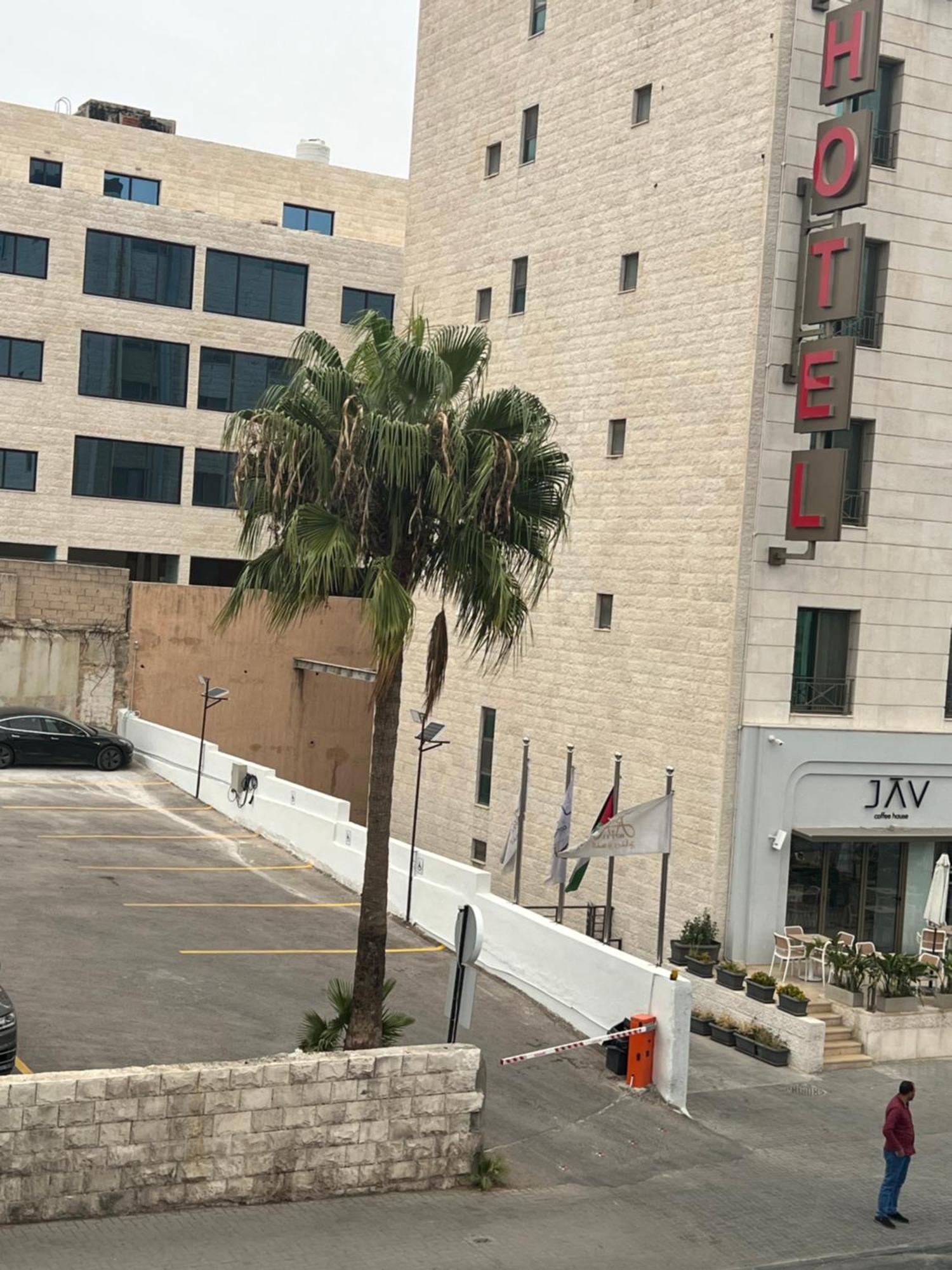 Retaj Hotel Amman Exteriör bild