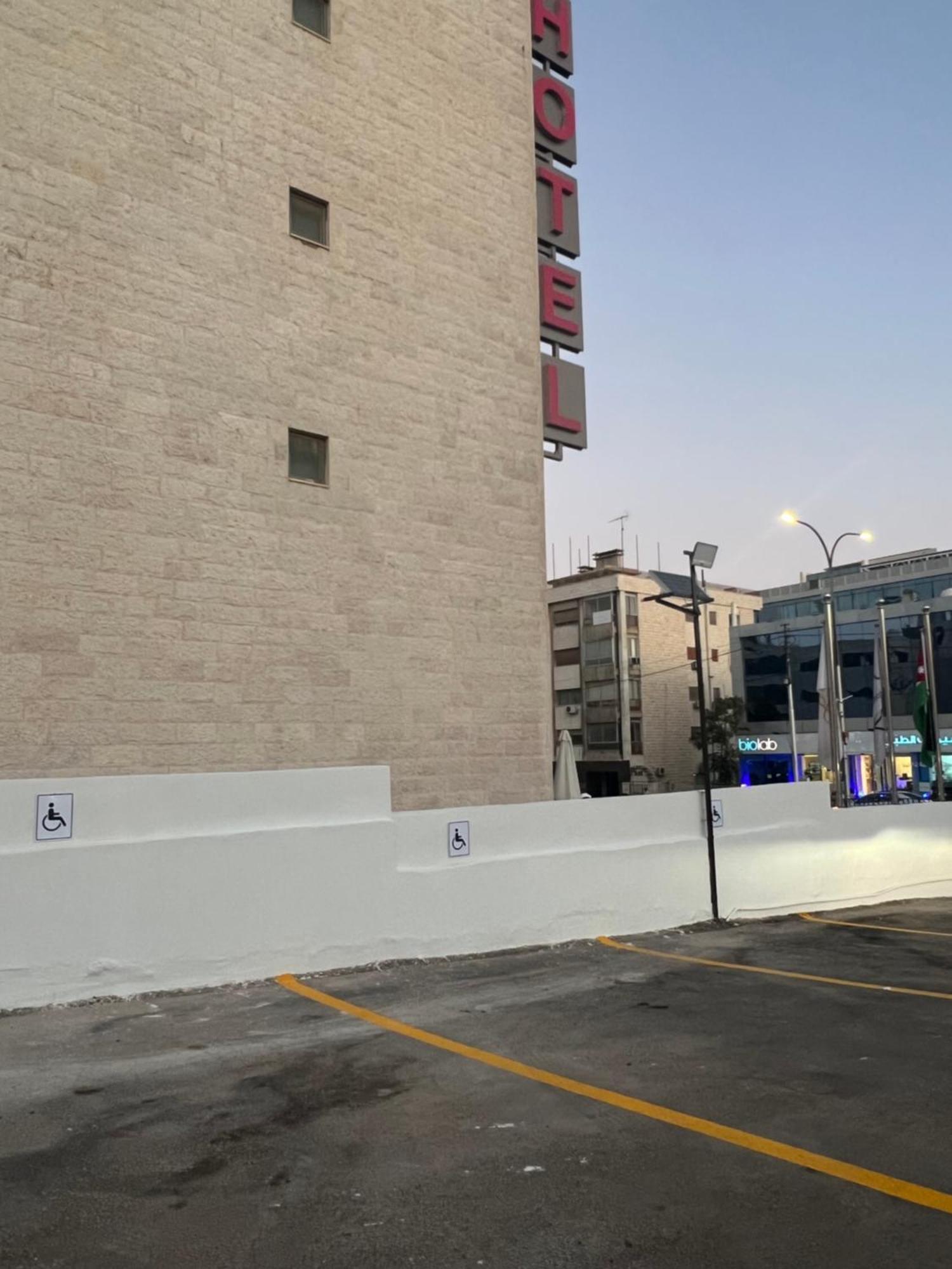 Retaj Hotel Amman Exteriör bild