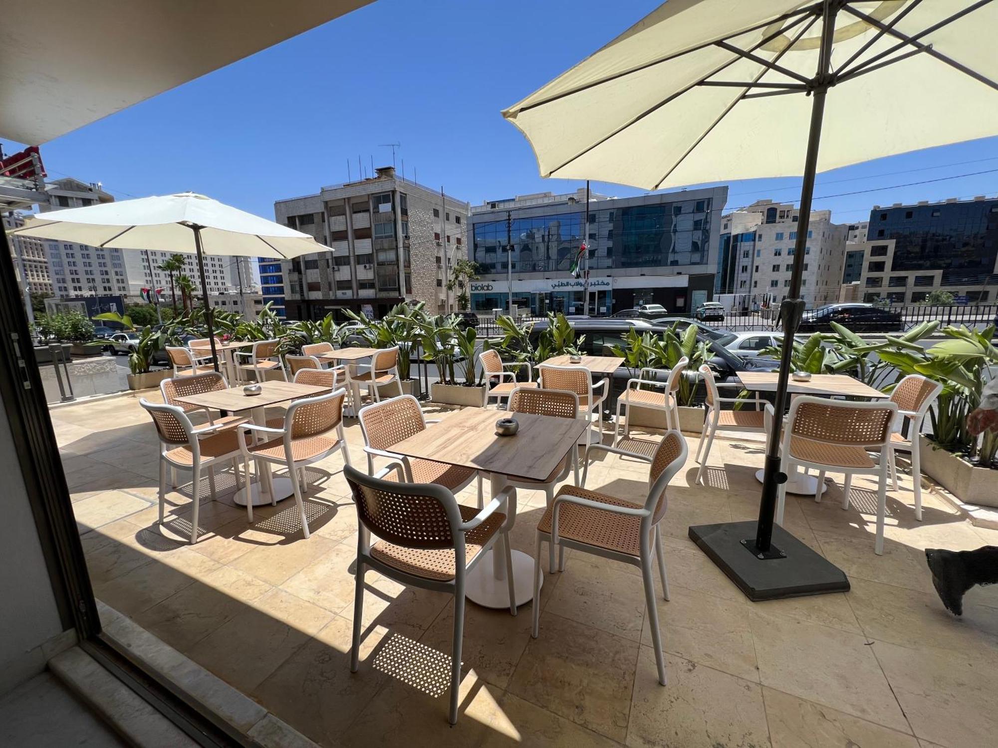 Retaj Hotel Amman Exteriör bild